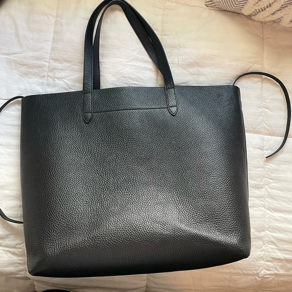 Cuyana Classic Structured Leather Tote